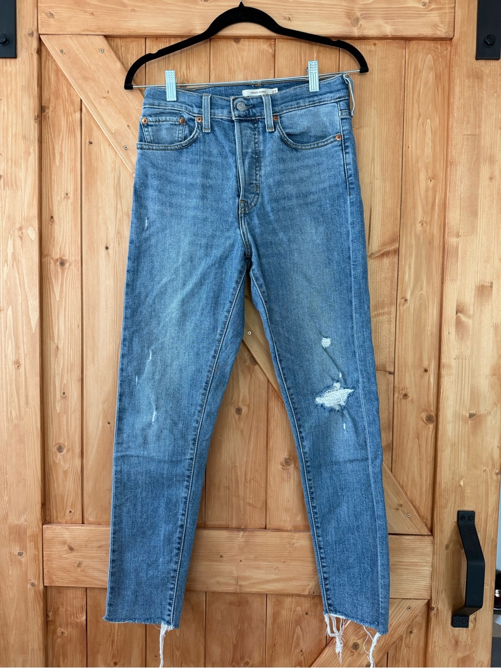 Levi's Women's Skinny Jeans - Medium Blue Distressed